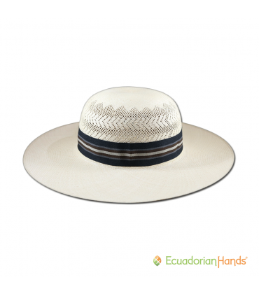 Pava Semicalada Montecristi Panama Hat