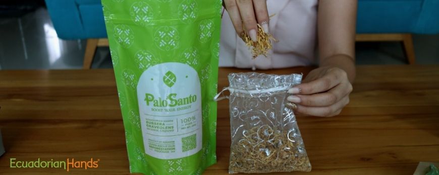 Ground-of-palo-santo-podwer-as-a-delicious-potpourri