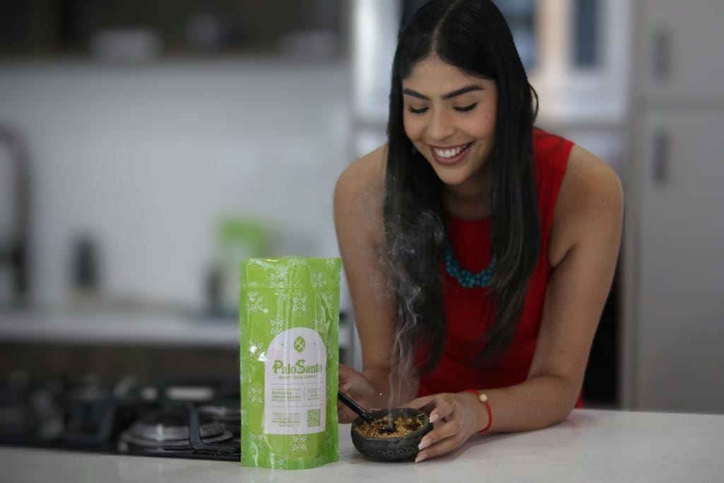 ecuadorianhands palo santo powder