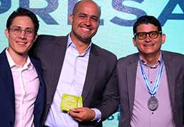 EcuadorianHands receives Business Merit on the centenary of Manta