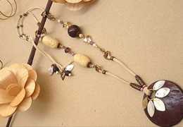 Set of Tagua and Coconut. Sara Maruri Accessories Designs