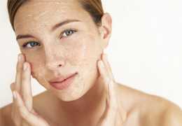 Body scrubs with essential oils to soften the skin